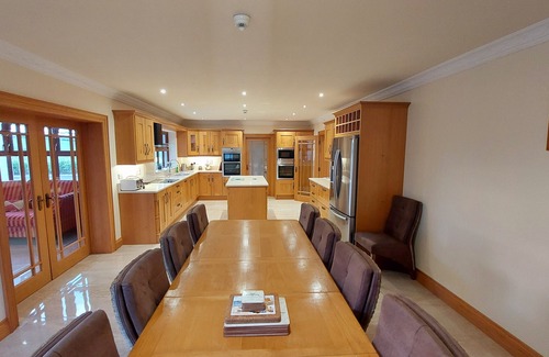 Loughbrickland House | Luxury Spacious New build Property 4500sq feet with fully equipped kitchen
