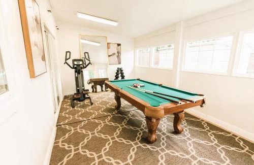 East San Jose House | Luxury Sport & Gym Vacation House 10 Guests 5BR 2000sqft