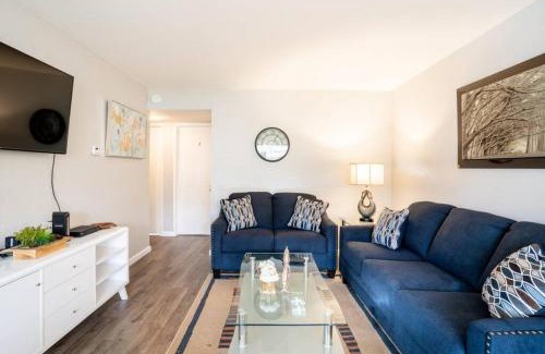 Cambrian Apartment | Luxury stay near Oakridge Mall for vacation/work