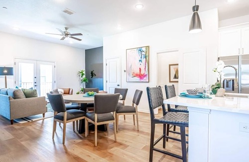 Arlington House | Luxury Stay | Short Walk to AT&T | Free Parking