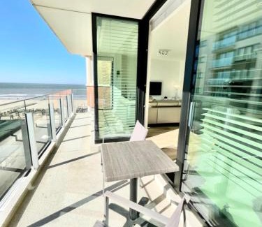 Koksijde-Bad Apartment | Luxury Suite Koksijde 210 - Adult only