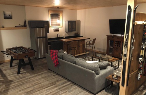Sunday River Area House | Luxury Sunday River Ski House - 4BR Mountain Retreat - 10 Min to Slopes