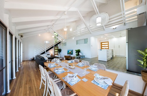 Shute Harbour House | Luxury surrounded by abundant natural beauty, amazing ocean views.