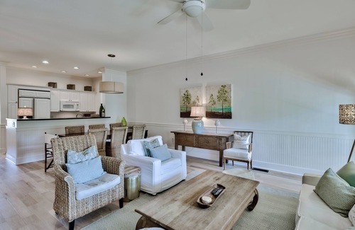 Watercolor House | Luxury Townhome on Cerulean Park - Newly Renovated - 2 adult bikes included