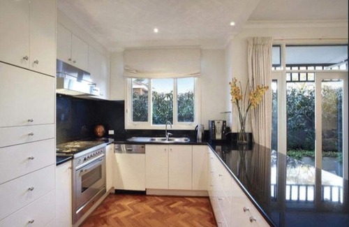 Kew House | Luxury Townhouse - 5min walk to restaurants, cafes and shops