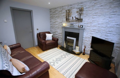 Londonderry House | Luxury Townhouse: L/Derry City BT48 7JX