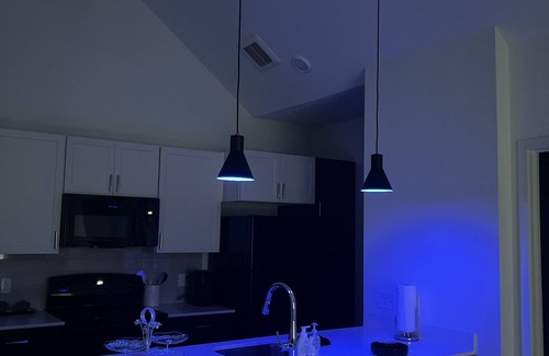 Troy Apartment | Luxury Updated Modern Stay