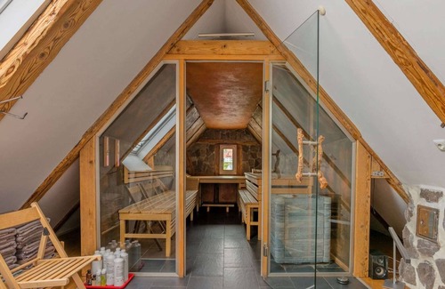Schonach im Schwarzwald Apartment | Luxury vacation appartment with Wellness- and Fitness Area of 90 m2, large garden, BBQ, pond