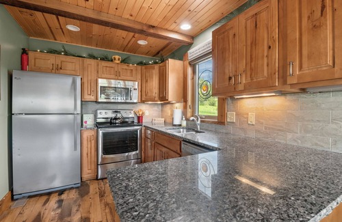 Elkhorn House | Luxury Vacation Home on with Awesome Lake Views!