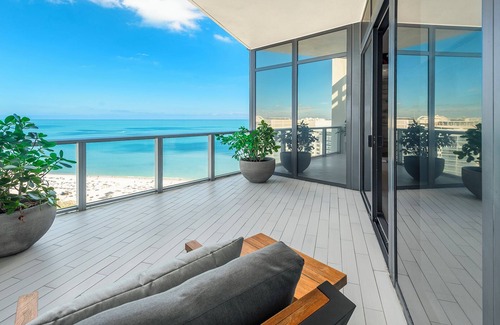 City Center Condo | Luxury Vacation Rentals in South Beach by LRMB