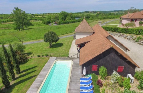 Saint-Medard-d'Excideuil Villa | Luxury Villa in St Medard D excideuil with Sauna