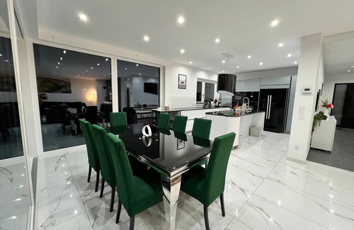 Stammersdorf Villa | Luxury Vienna Villa: Haven for Vienna Explorers