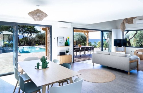 Olmeto House | Luxury Villa, direct access to the beach