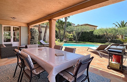 La Nartelle Villa | Luxury villa in a residential area with private pool overlooking the golf course