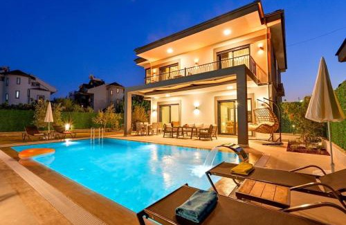 Fethiye Villa | Luxury Villa in the Center of Fethiye - Ezel Hanım