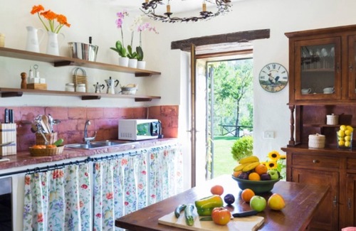Montelaguardia Villa | Luxury villa inside a big estate. Airco, heated pool