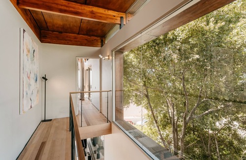 Kalk Bay Villa | Luxury Villa is situated in the heart of Kalk Bay, on the warm False Bay coast.