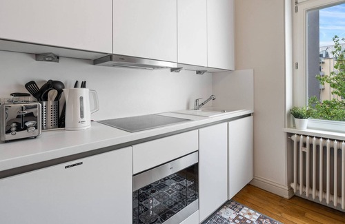 Limpertsberg Villa | Luxury Villa's Room w shared Bathroom&Kitchen ID39
