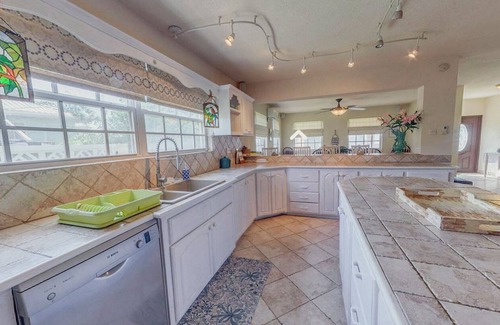 Foul Bay House | Luxury Villa With Pool, Outdoor Beds on Cliff Top Near Crane Beach