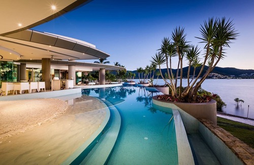 Mandalay House | Luxury Villas Aqua (With Car Parking)