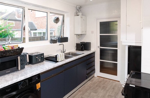 Runnymede House | Luxury Virginia Water 3BR | Thorpe Park | Heathrow