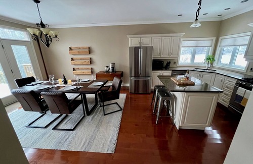Brudenell House | Luxury Waterfront Retreat, 4-bedrooms + bunkie and private dock, AC and Wifi