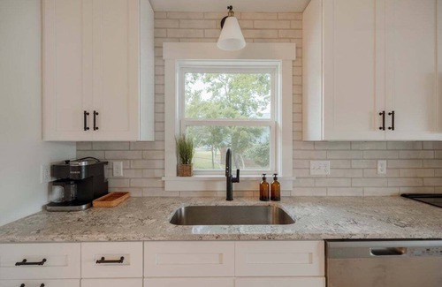Ogden House | Luxury Waterfront Cottage with Panoramic Waterway Views