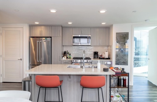 East Village Apartment | Luxury with Views! Across from Conv Center & PetCo! Heated Pool, Spa and Arcade!