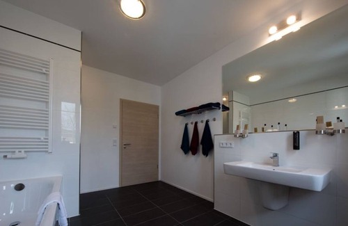 Gartenstadt Apartment | Luxus Apartment - The Lakeside Burghotel zu Strausberg