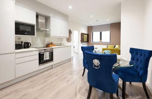 Milton Keynes Apartment | Luxustay Clyde House