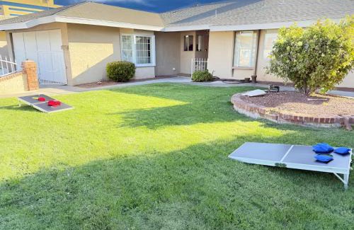 Rancho Oakey House | LV Amazing Single Story - Private Pool Games BBQ