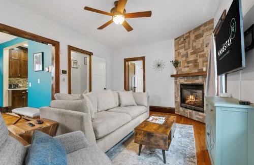 Powderhorn House | Lyndale Pleasant Getaway