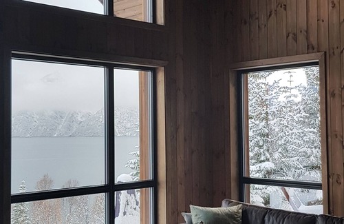 Lyngen Cabin | Lyngen Vista - Arctic Luxury!