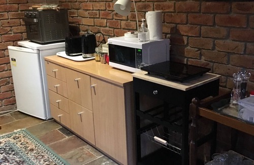 Langwarrin South Apartment | Lynwood Rural Retreat with beautiful relaxing gardens & animals.