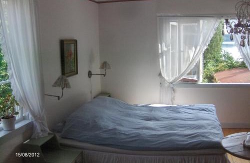 Gnesta Bed & Breakfast | Mälby Säteri B&B