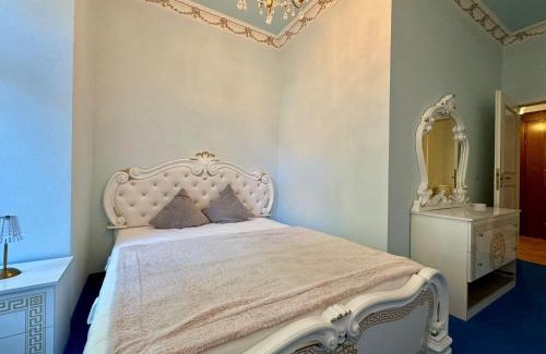 Eurasburg Apartment | Märchenhafte Schloss-Suite Gräfin Silvia Theresia