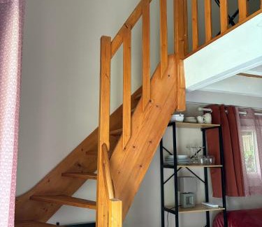 Angouleme Bed & Breakfast | Mérig'home studio climatisée dans maison avec piscine au calme en ville,