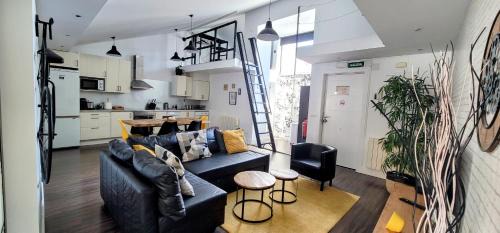 Burgos Apartment | Mía Suites II Loft Centro Histórico - PARKING & WIFI FREE