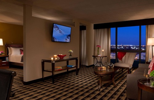 Cheektowaga Hotel | M Hotel Buffalo