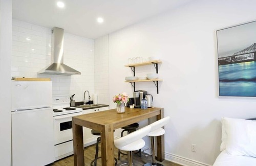 Mile End Apartment | M11 | Le Mile End - Cozy studio in MTL-3C