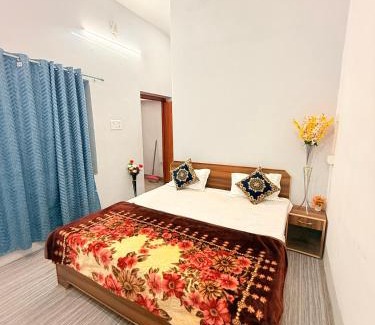 Mahmoorganj House | MA KALIKA GUEST House