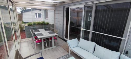 Maaseik Ski Chalet | Maas Chalet Aldeneik