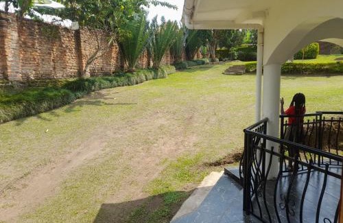 Fort Portal House | Maasai Villa Backpackers Home
