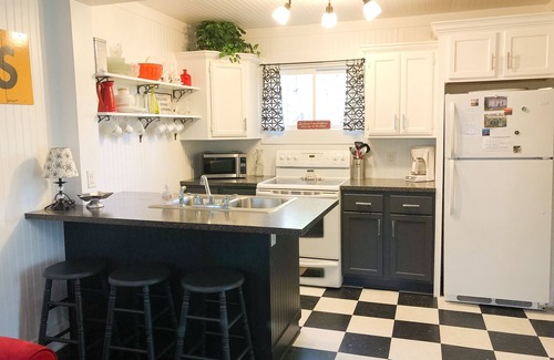 Mackinaw City Cottage | Macatawa- Mackinaw City Cottage, walking distance to town!