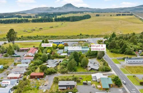 National Park Village House | Macks Alpine Chalet And Spa Pool