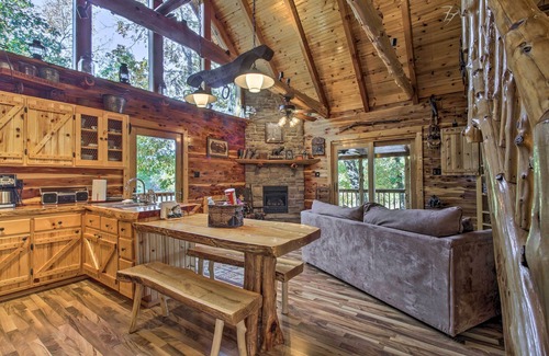Goodson Cabin | Macks Creek Cabin on 30 Acres w/Dock & Watercraft