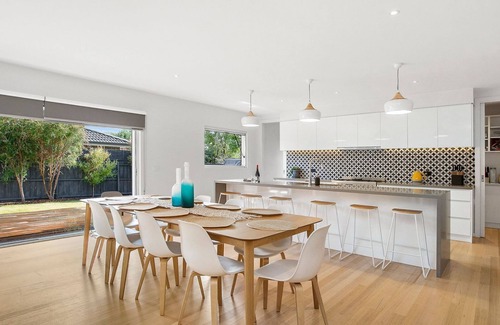 Safety Beach House | Macks Family Hideout