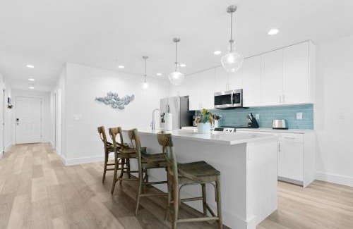 Madeira Beach Apartment | Mad Beach Hideaway