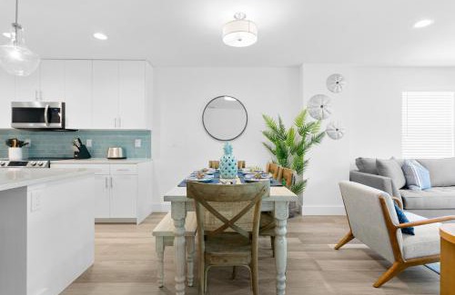 Madeira Beach Apartment | Mad Beach Hideaway