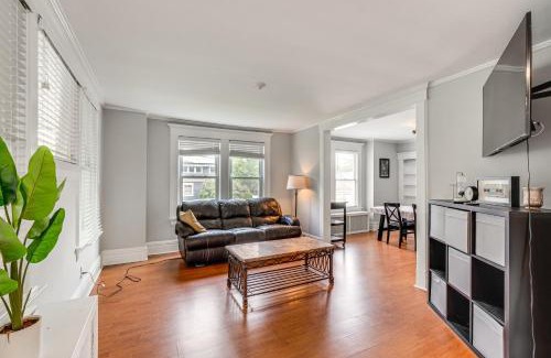 Madison House | Madison Home Walk to Main Street!